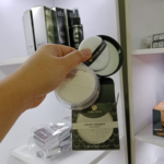 Young Vision Translucent White Loose Powder - Image 2